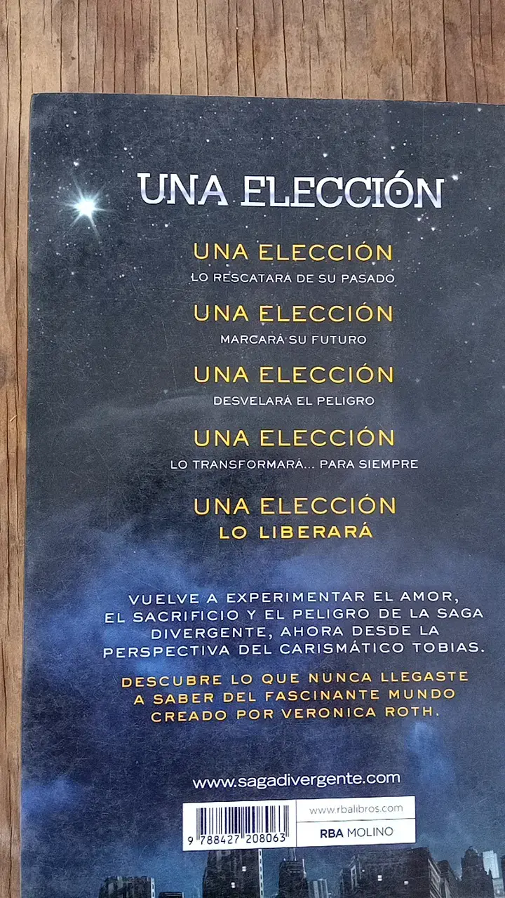 Libro Cuatro de la saga Divergente por Veronica Roth - 2
