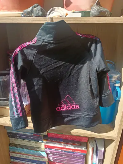 Conjunto deportivo infantil Adidas negro y rosa - miniatura 4
