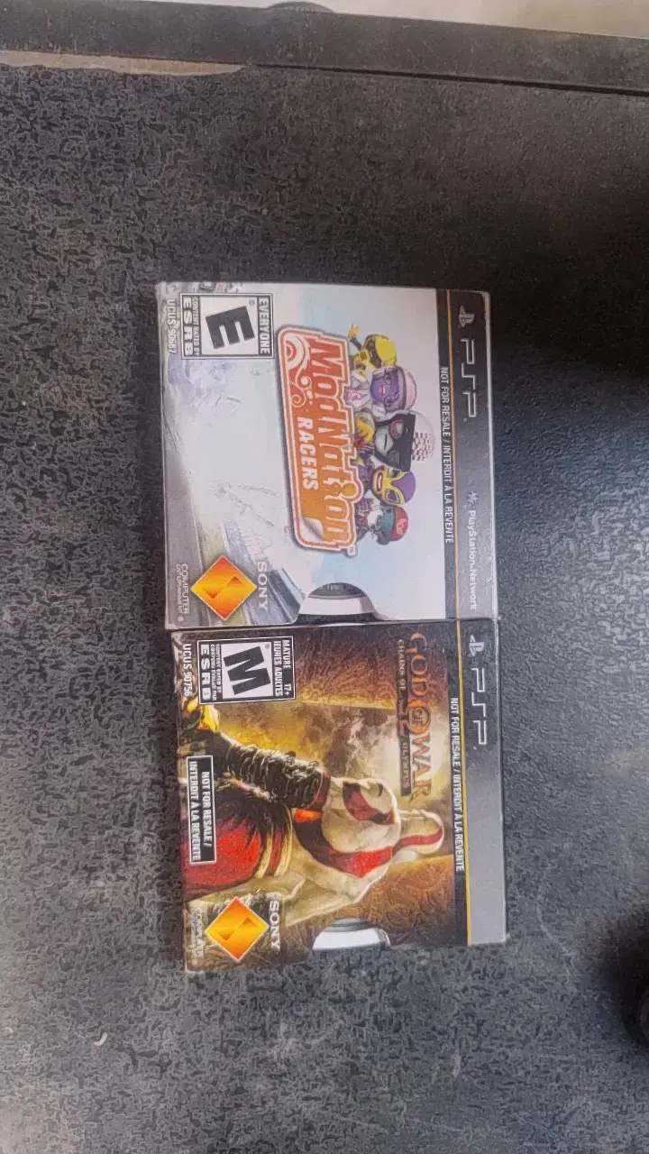 Juegos PSP ModNation Racers y God of War - 1