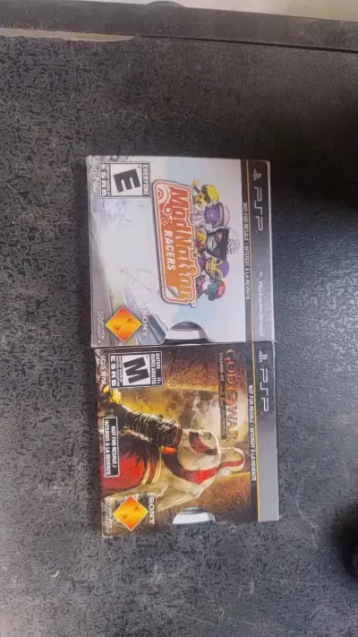 Juegos PSP ModNation Racers y God of War - miniatura 1