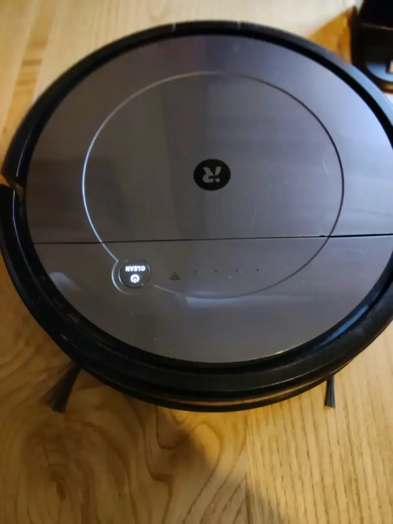 Robot aspirador con estación de carga y conexión w - 1