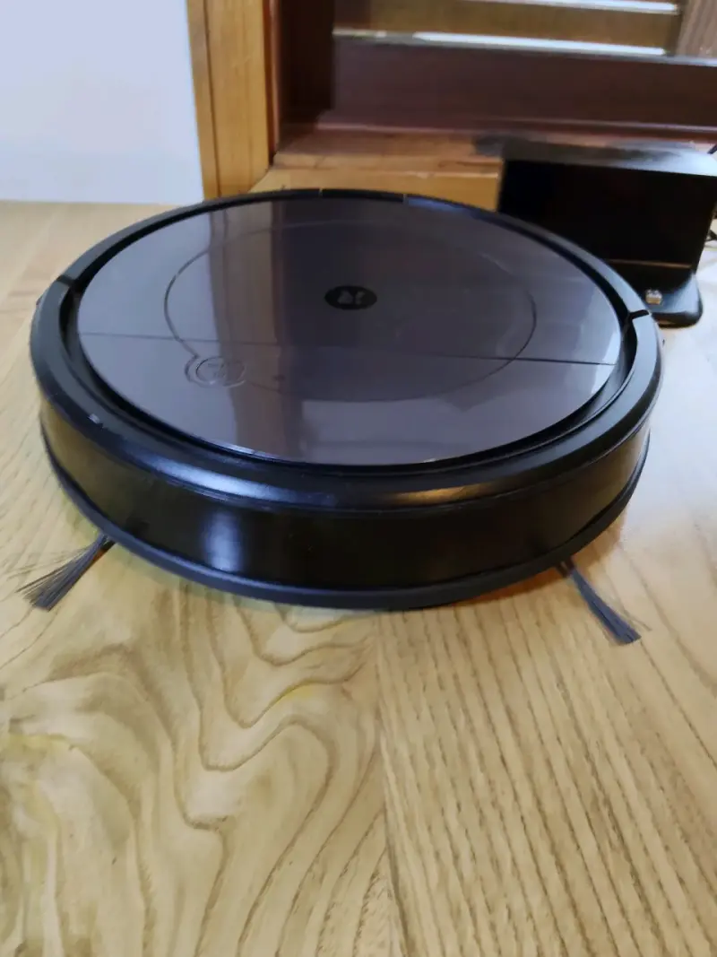 Robot aspirador con estación de carga y conexión w - 3
