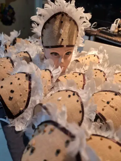 Pascuense  traje tradicional con accesori - miniatura 6