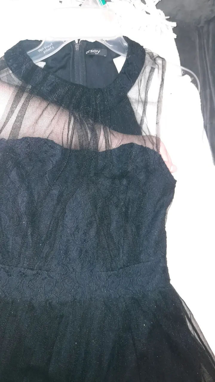 Vestido negro elegante con encaje y malla - 4