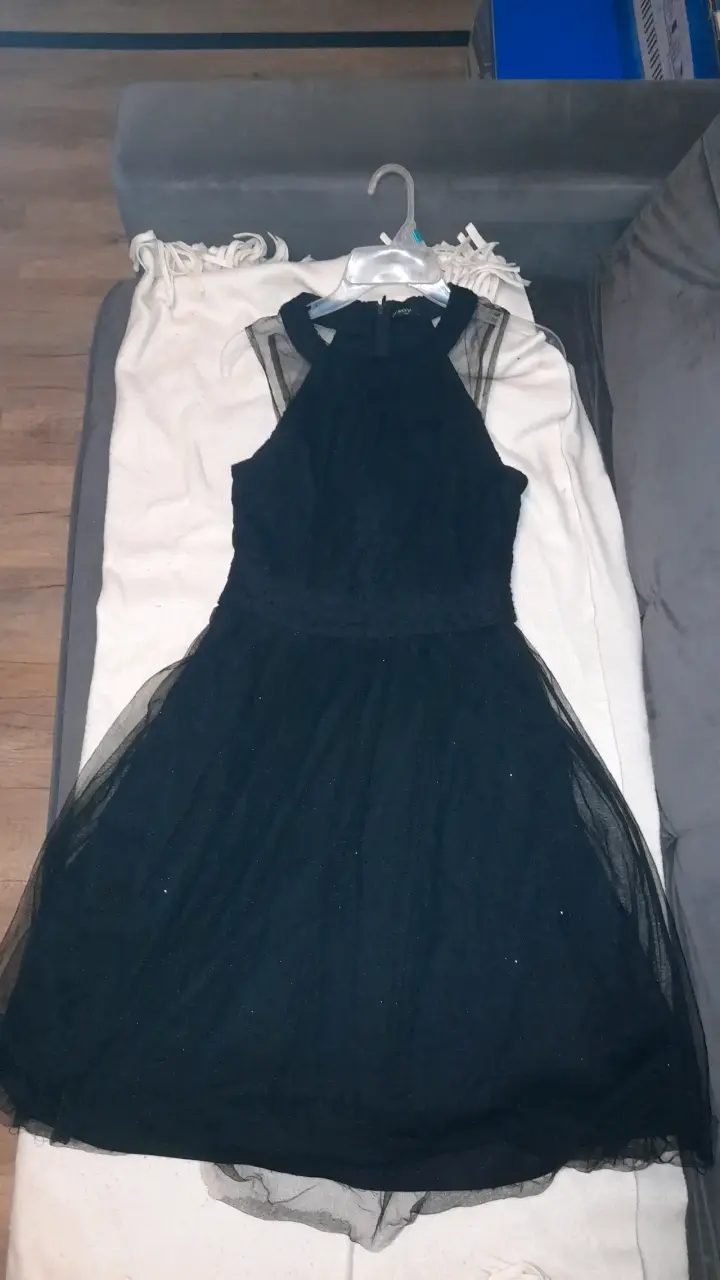 Vestido negro elegante con encaje y malla - 5