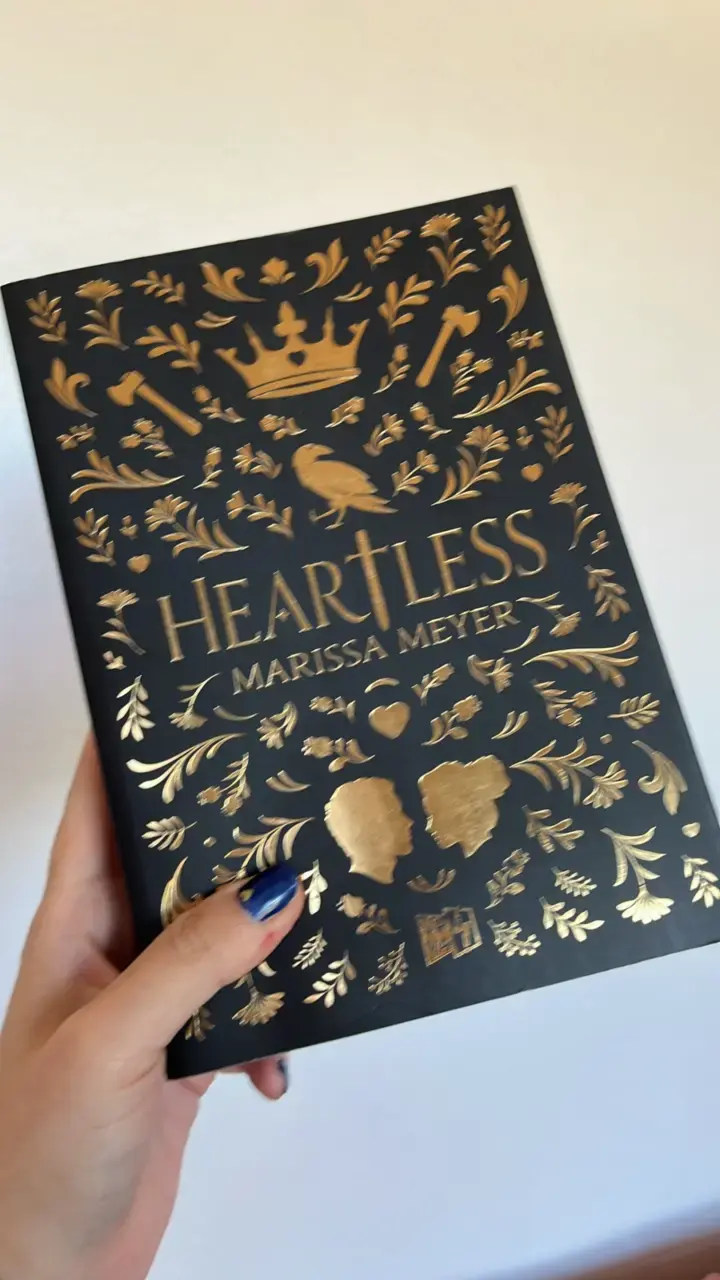 Libro Heartless de Marissa Meyer en tapa dura
