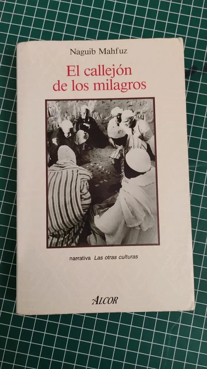 Libro 'El callejón de los milagros' de Naguib Mahfuz - 1