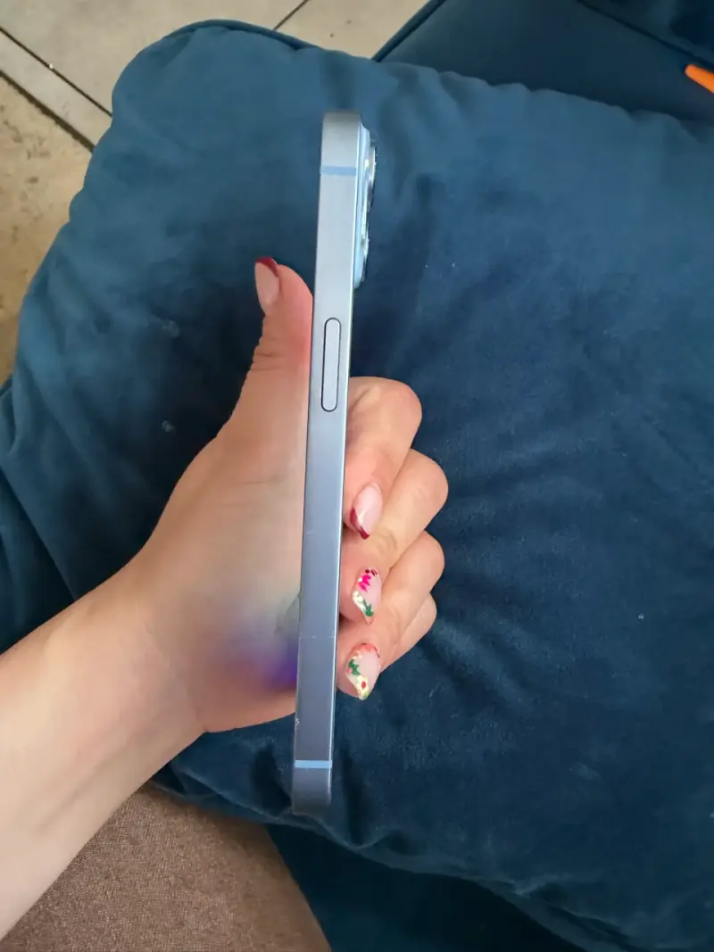 iPhone 14 azul en buen estado 128 gb - 5