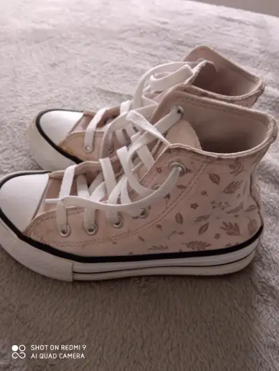 Zapatillas Converse All Star rosadas con diseño floral - miniatura 2