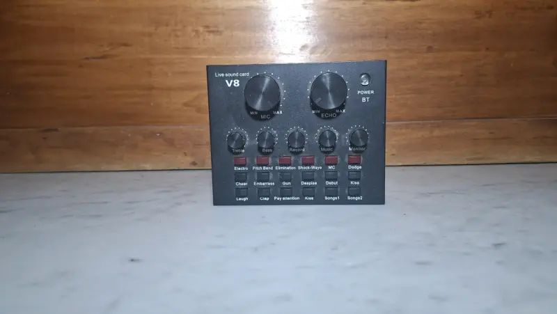 Tarjeta de sonido V8 con efectos de audio - 1