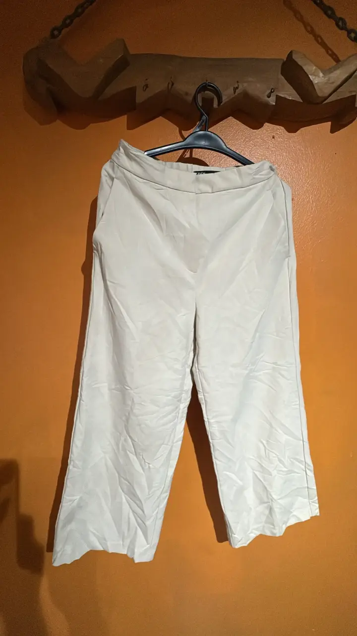 Pantalones beige Zara para mujer - 3