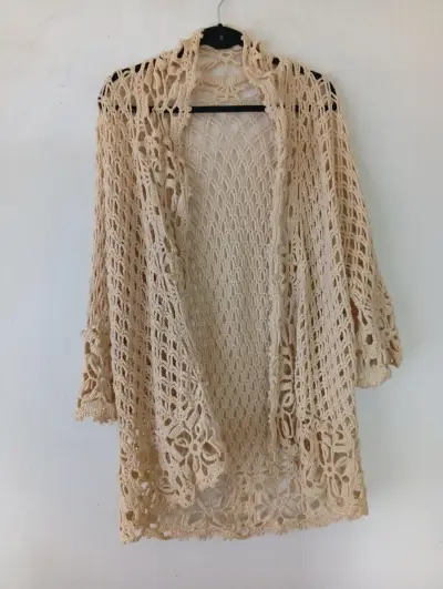 Tapado de hilo  a  crochet beige  para mujer - miniatura 1