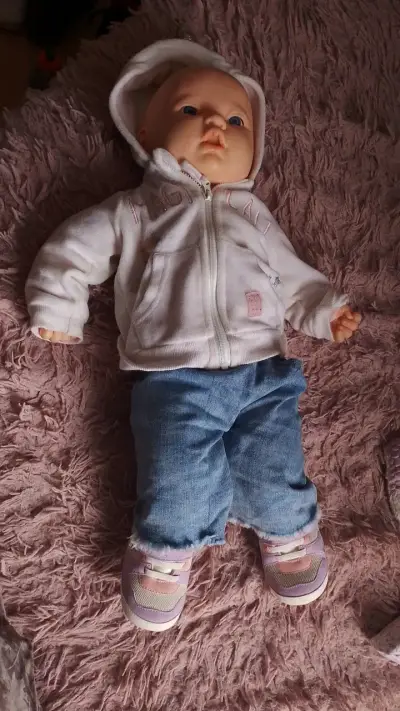 Bebe rebon cara de silicona y cuerpo de vinilo - miniatura 1