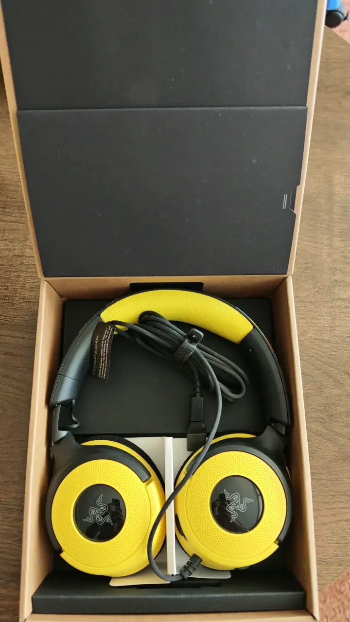 Audífonos Gamer Razer Kraken V4 X Pokémon Edición - 3