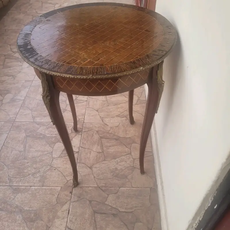 Mesa auxiliar de madera estilo vintage - 1