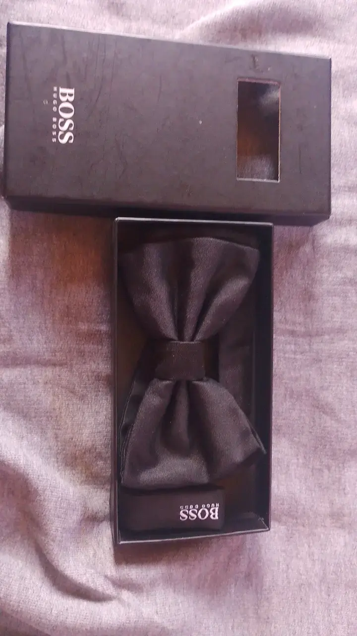 Corbata de moño negra Hugo Boss en caja - 1