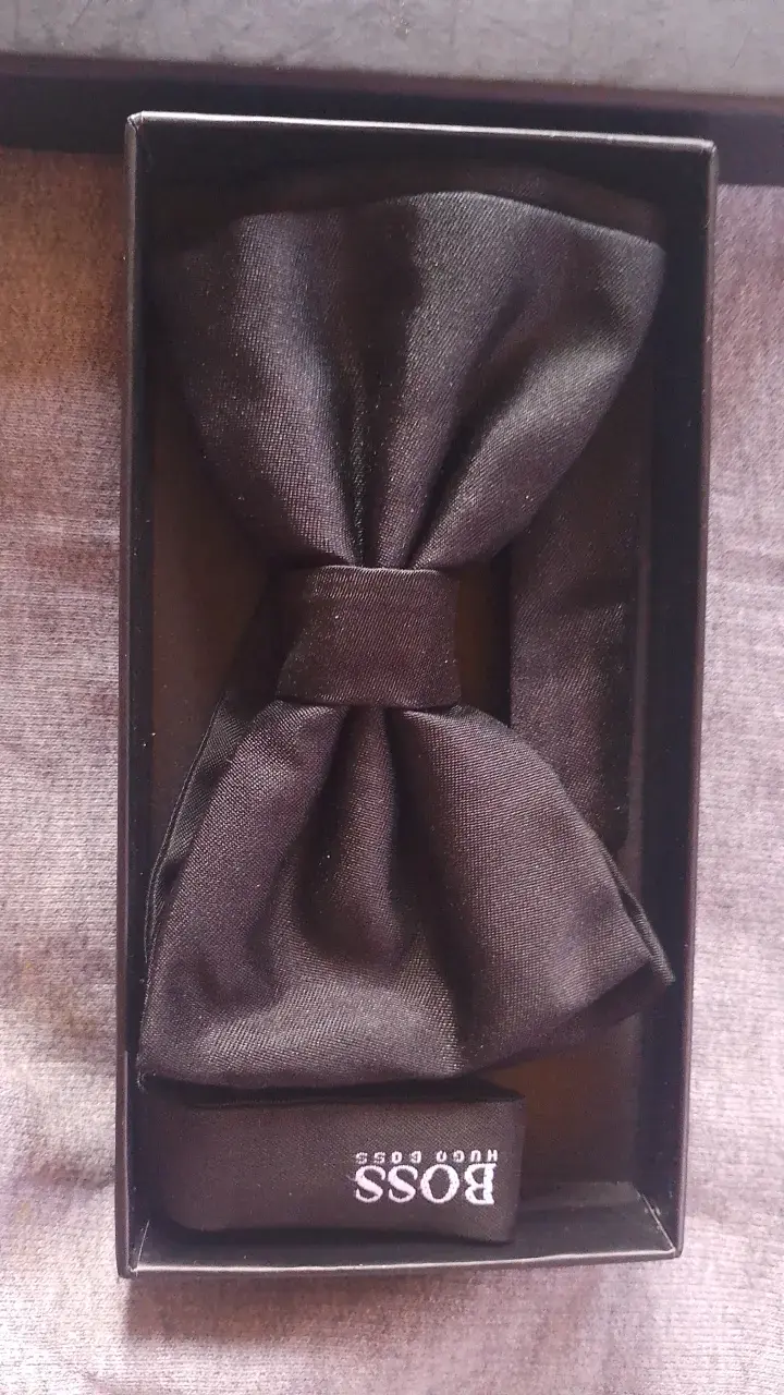 Corbata de moño negra Hugo Boss en caja - 2