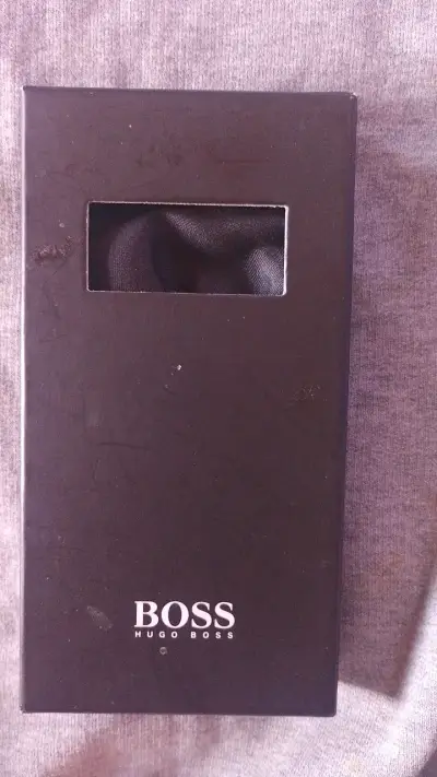 Corbata de moño negra Hugo Boss en caja - miniatura 3