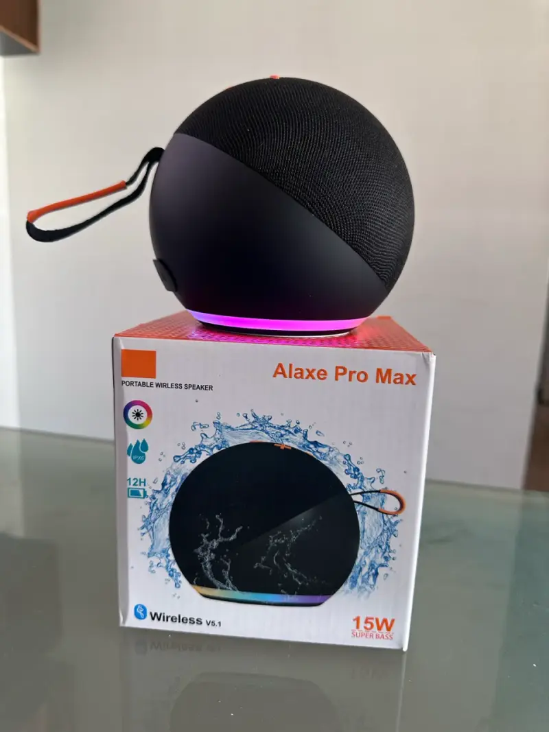 Parlante inalámbrico portátil Alaxe Pro Max con luz LED - 1