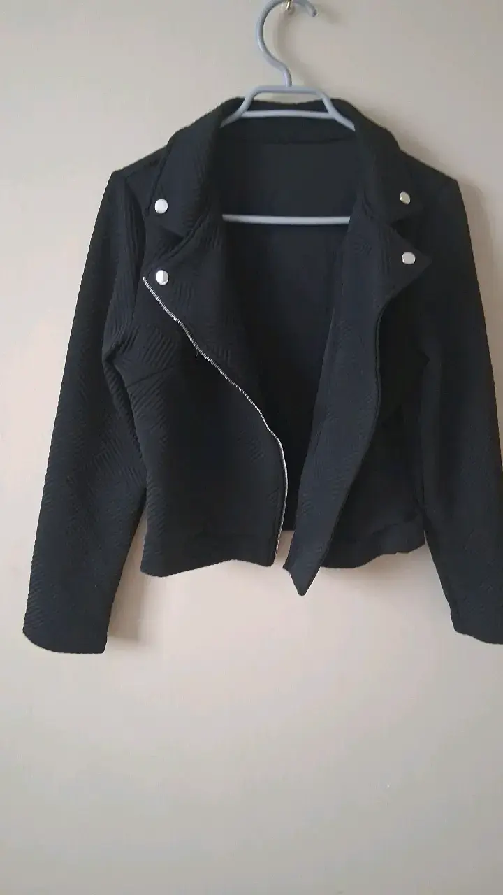 Chaqueta negra estilo biker Shein talla M - 2