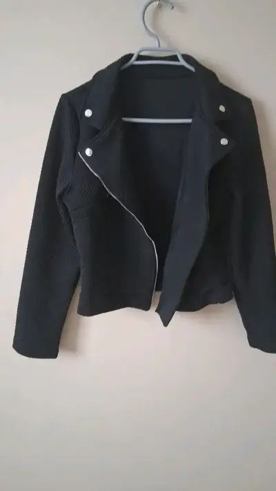 Chaqueta negra estilo biker Shein talla M - miniatura 2