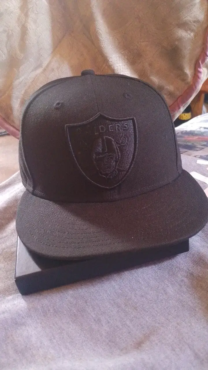 Gorra NEW ERA negra Raiders estilo snapback - 1
