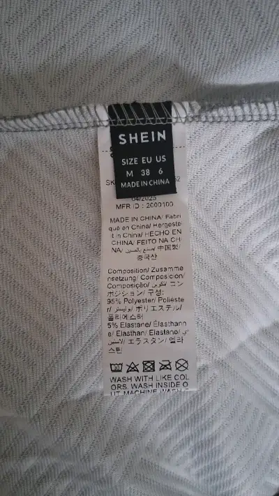 Chaqueta gris Shein con cierre asimétrico - miniatura 3