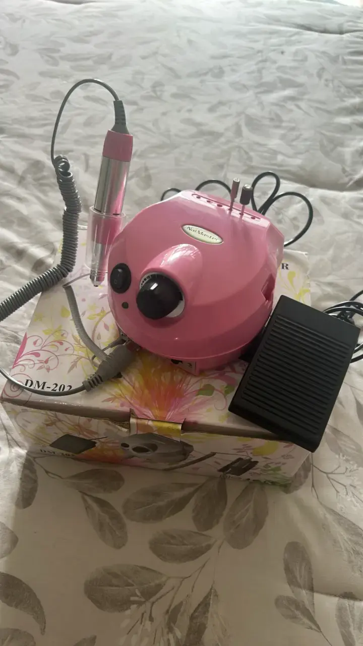 Pulidor de Uñas Rosa con Pedal - 1