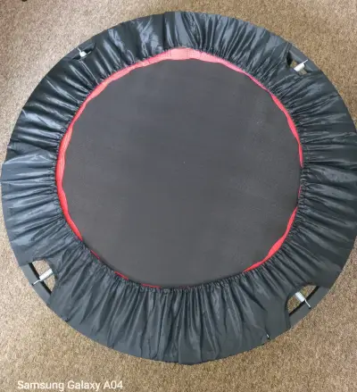Trampolín fitness redondo con borde rojo - miniatura 3