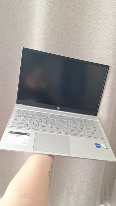 HPNotebook Pavilion 15-EG0522LA Intel Core i7 - miniatura 1