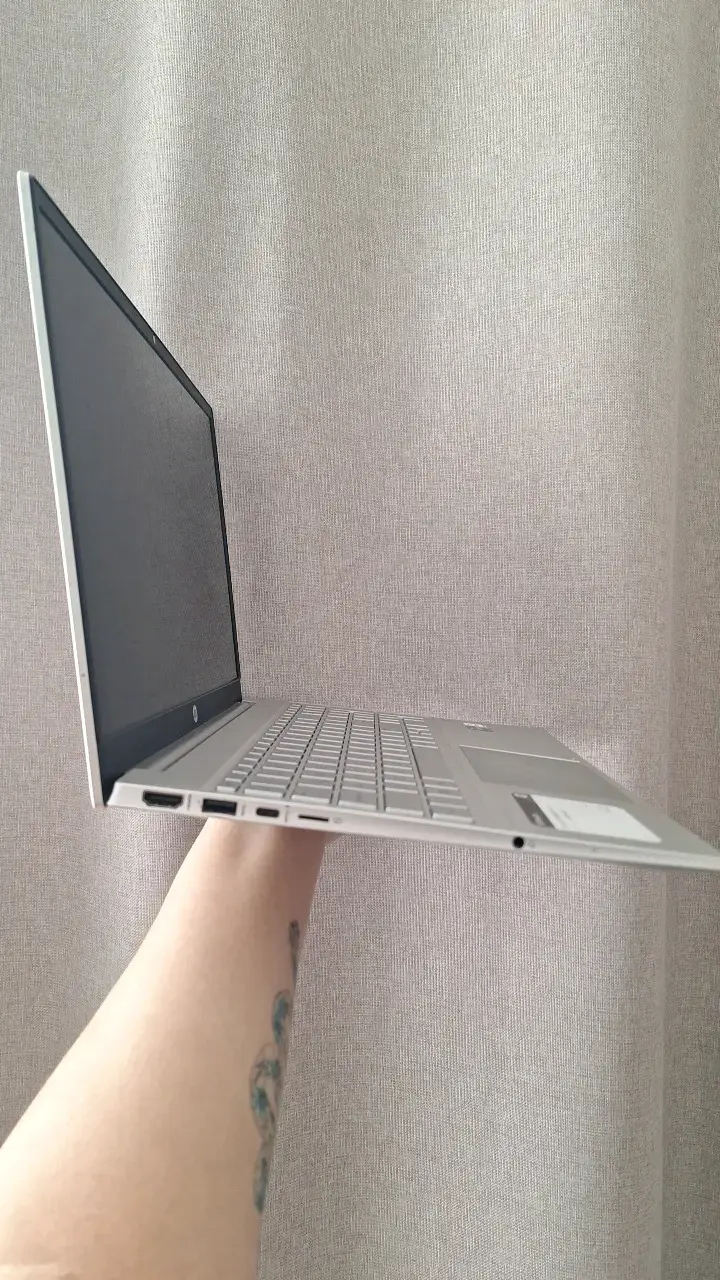 HPNotebook Pavilion 15-EG0522LA Intel Core i7 - 2