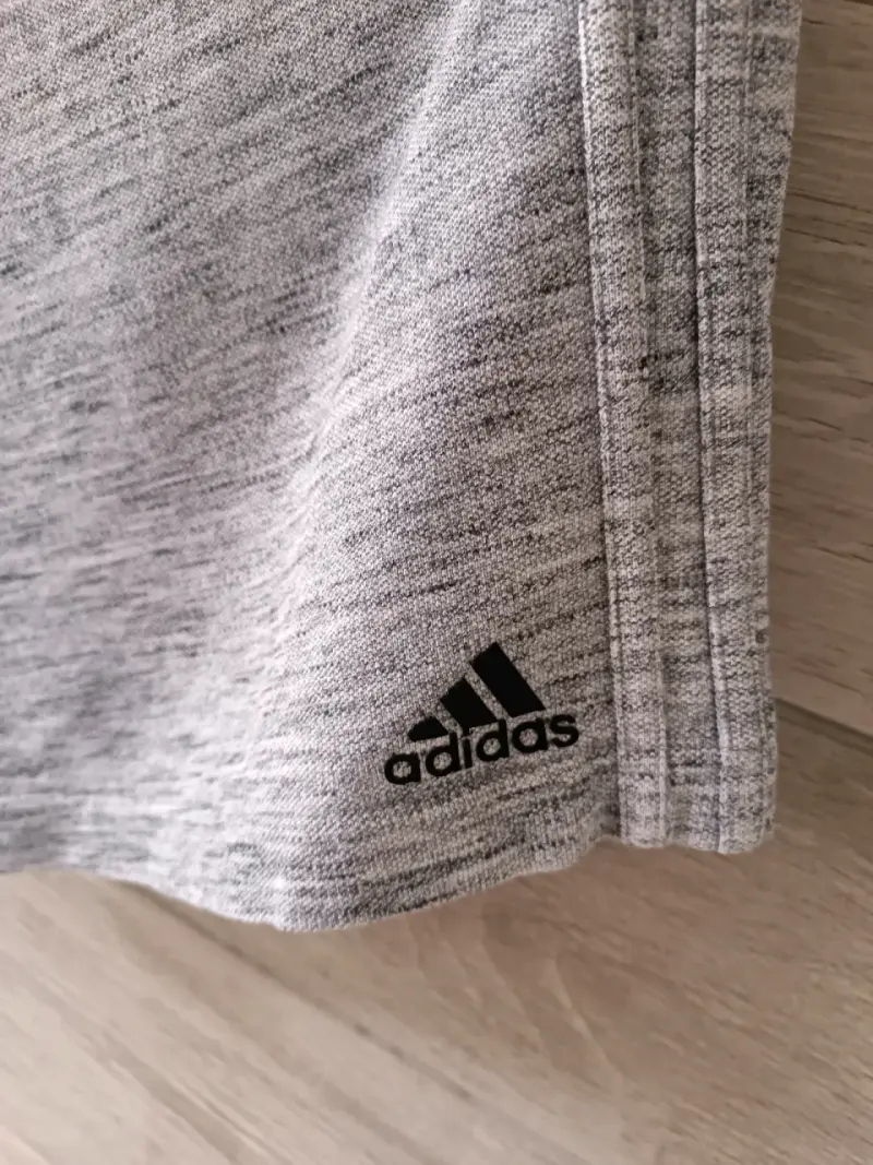Short Adidas gris talla M - 2