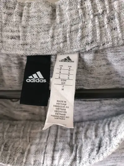 Short Adidas gris talla M - miniatura 3