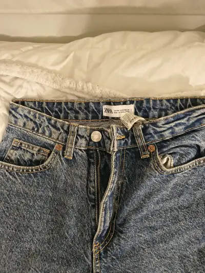 Jeans clásicos azul Zara para mujer - miniatura 2