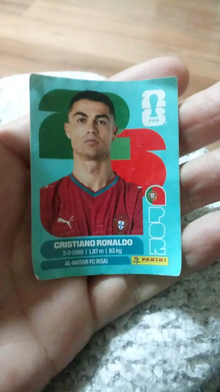 Lámina Panini de Cristiano Ronaldo FIFA 2022