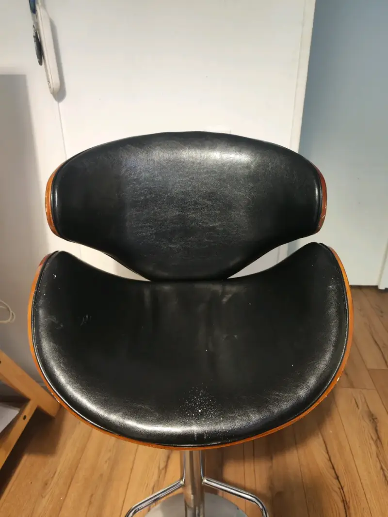 Silla de Bar Negra con Base Cromada - 2