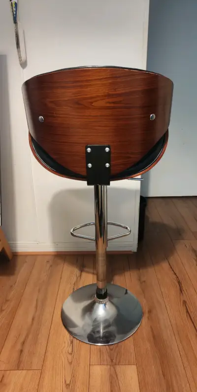 Silla de Bar Negra con Base Cromada - miniatura 3