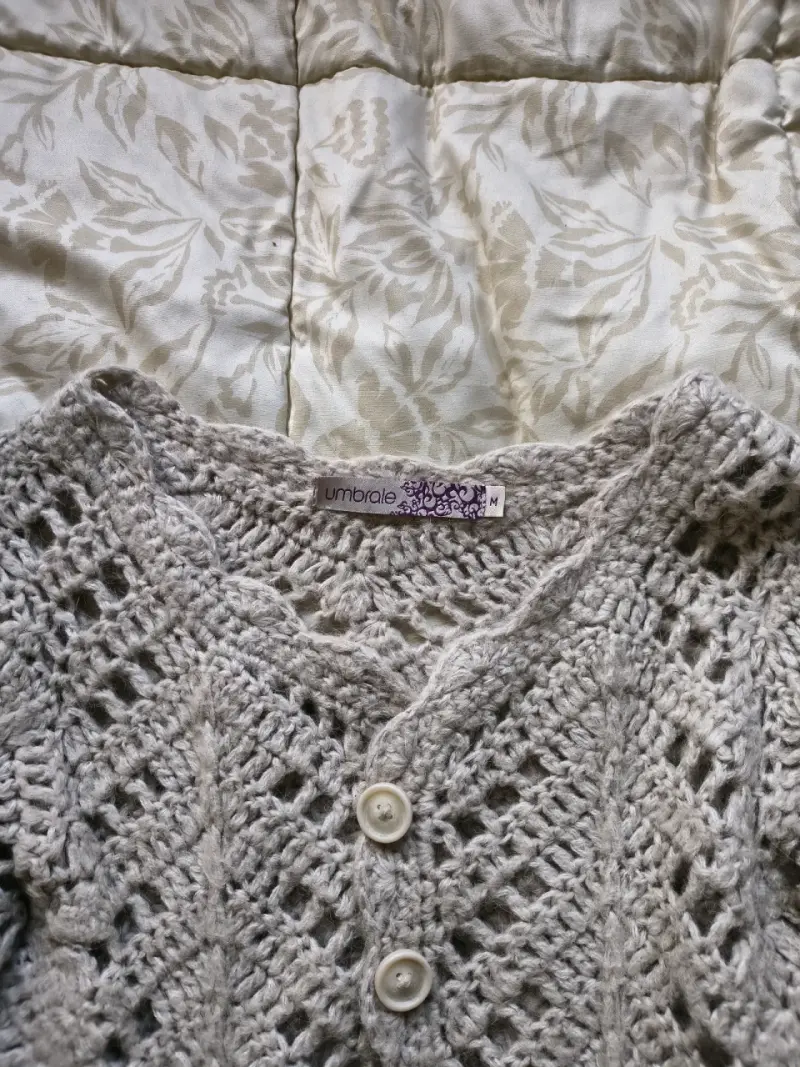 Cardigan de crochet gris claro para mujer - 2