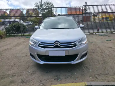 Citroën C4 2014 en buen estado, color plateado - miniatura 5