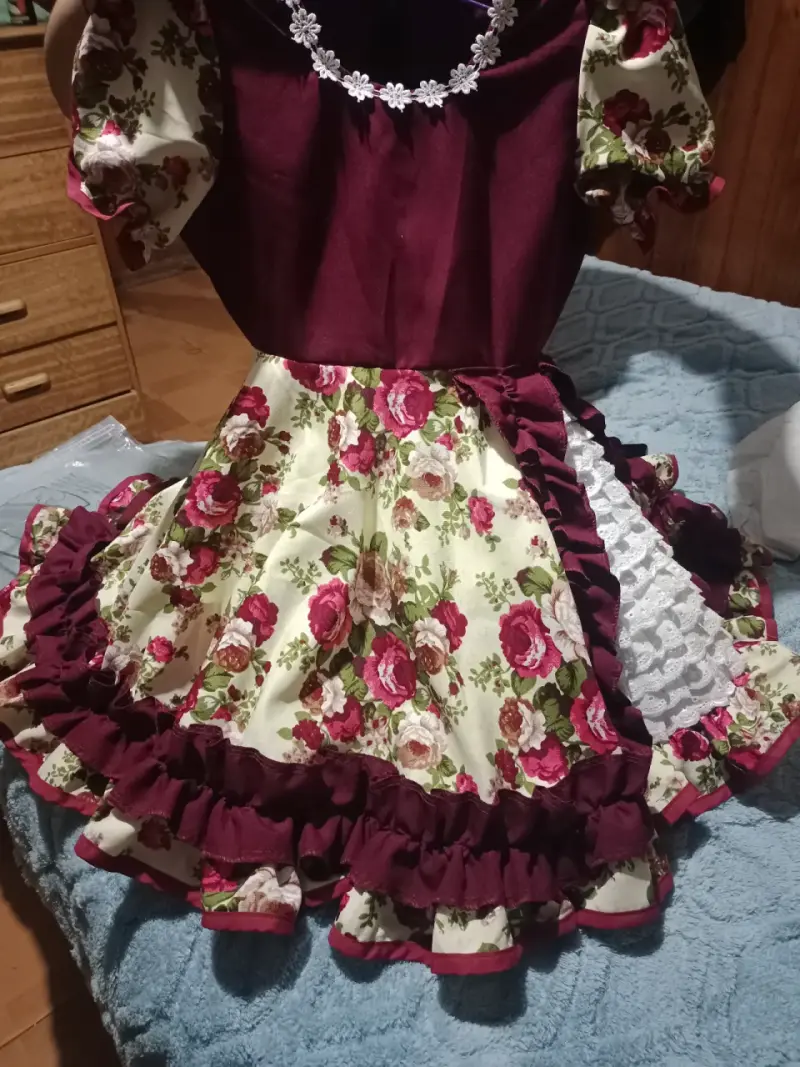 Vestido folclórico floral para niña - 1