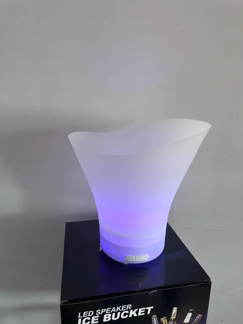 Cubeta de Hielo con Luz LED y Altavoz - 3