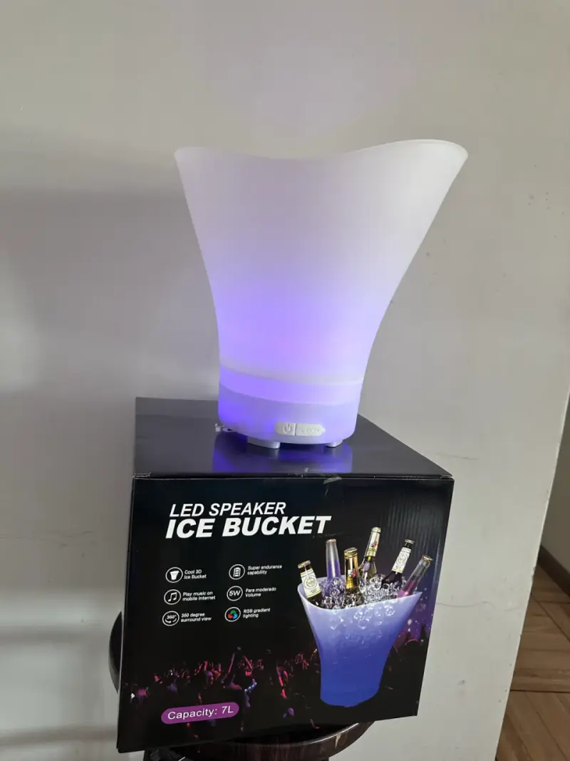 Cubeta de Hielo con Luz LED y Altavoz - 4