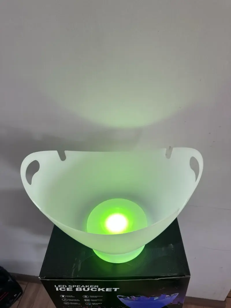 Cubeta de Hielo LED con Altavoz Integrado - 3