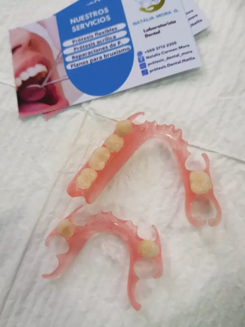 Prótesis dentales flexibles para adultos - 1