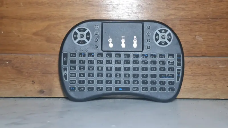 Teclado inalámbrico mini con touchpad