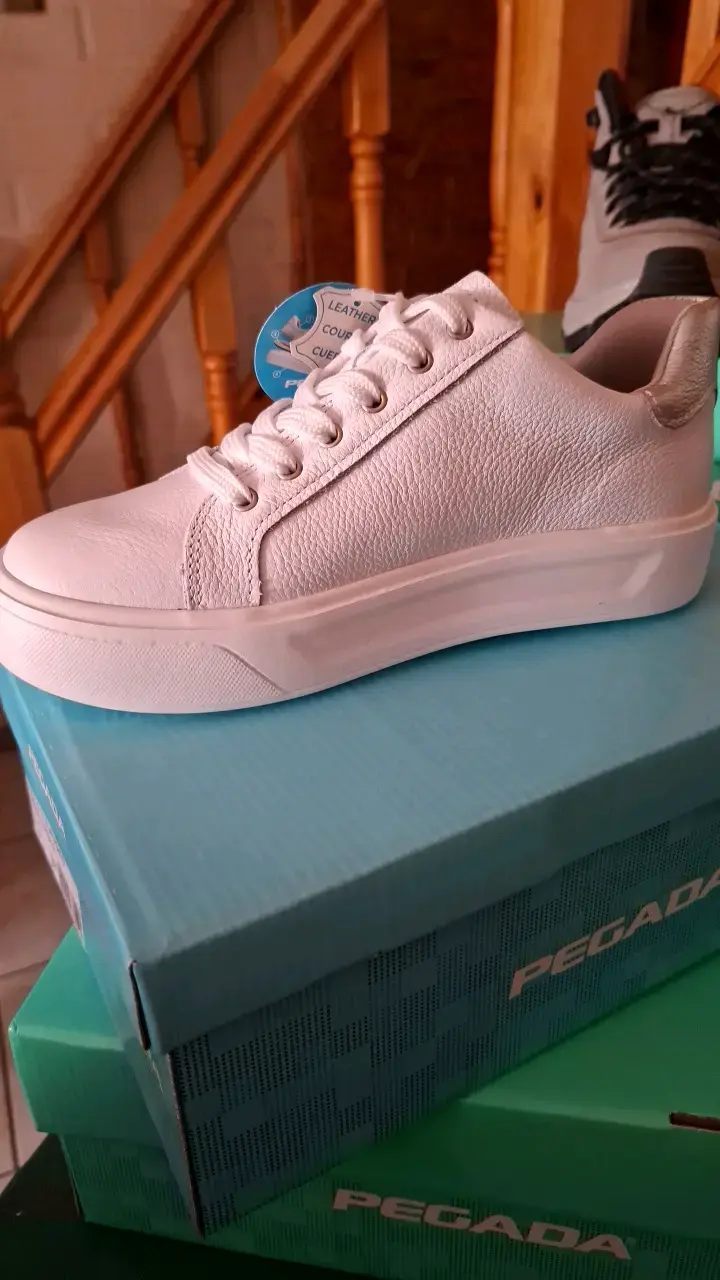 Zapatillas de cuero blancas Pegada para mujer - 1