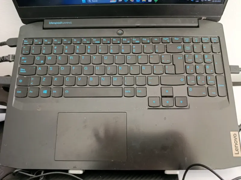 Laptop Lenovo Ideapad Gaming en buen estado - 2