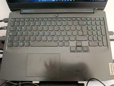 Laptop Lenovo Ideapad Gaming en buen estado - miniatura 2