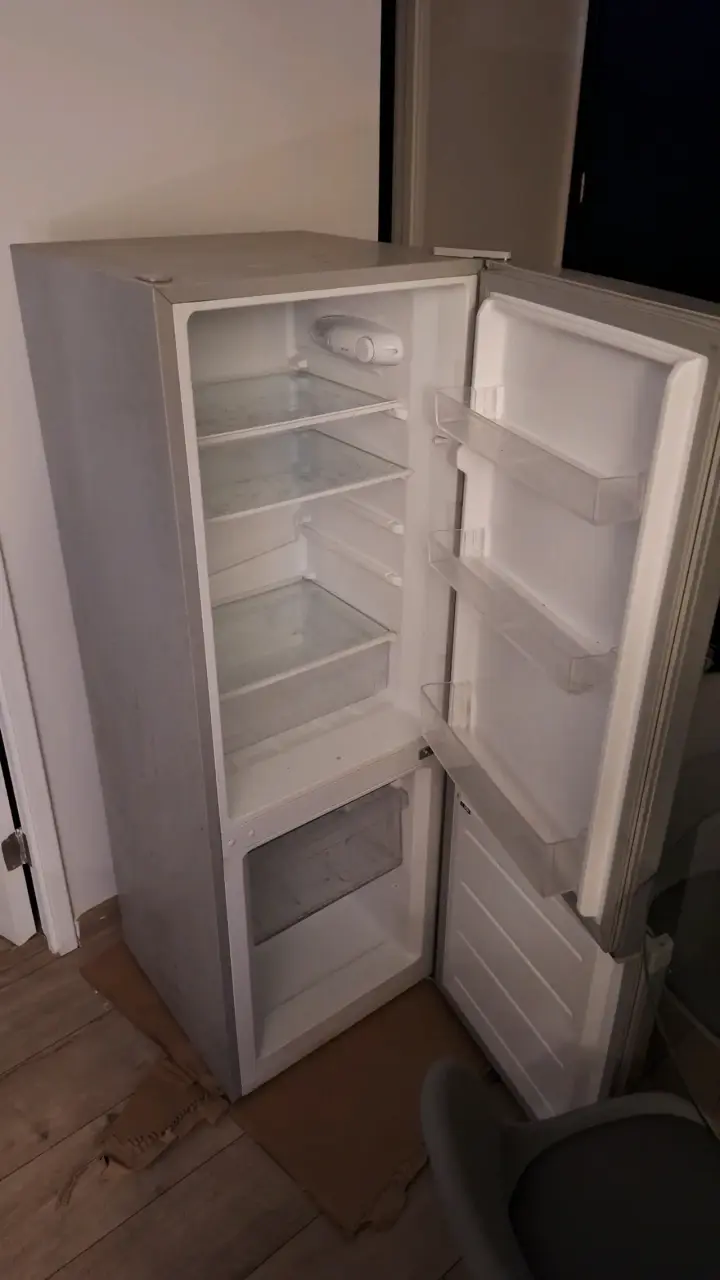 Refrigerador de dos puertas en buen estado - 1