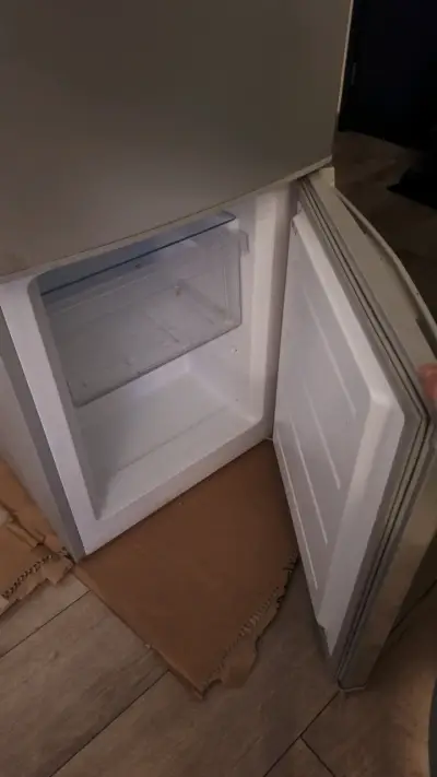Refrigerador de dos puertas en buen estado - miniatura 2